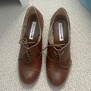 American Eagle Brown Oxford Heels